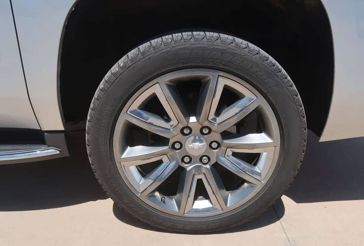 2015 Chevrolet Suburban 1500 LTZ SUV, view