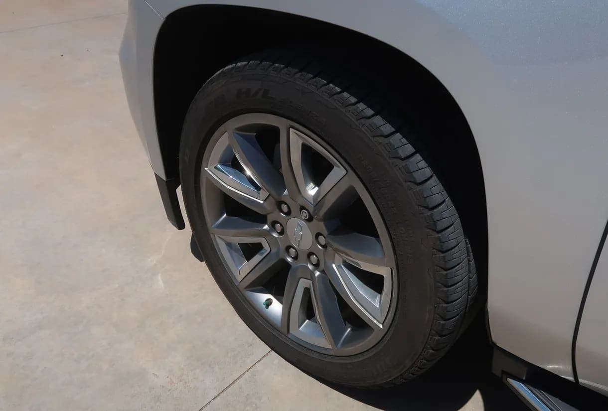 2015 Chevrolet Suburban 1500 LTZ SUV, view