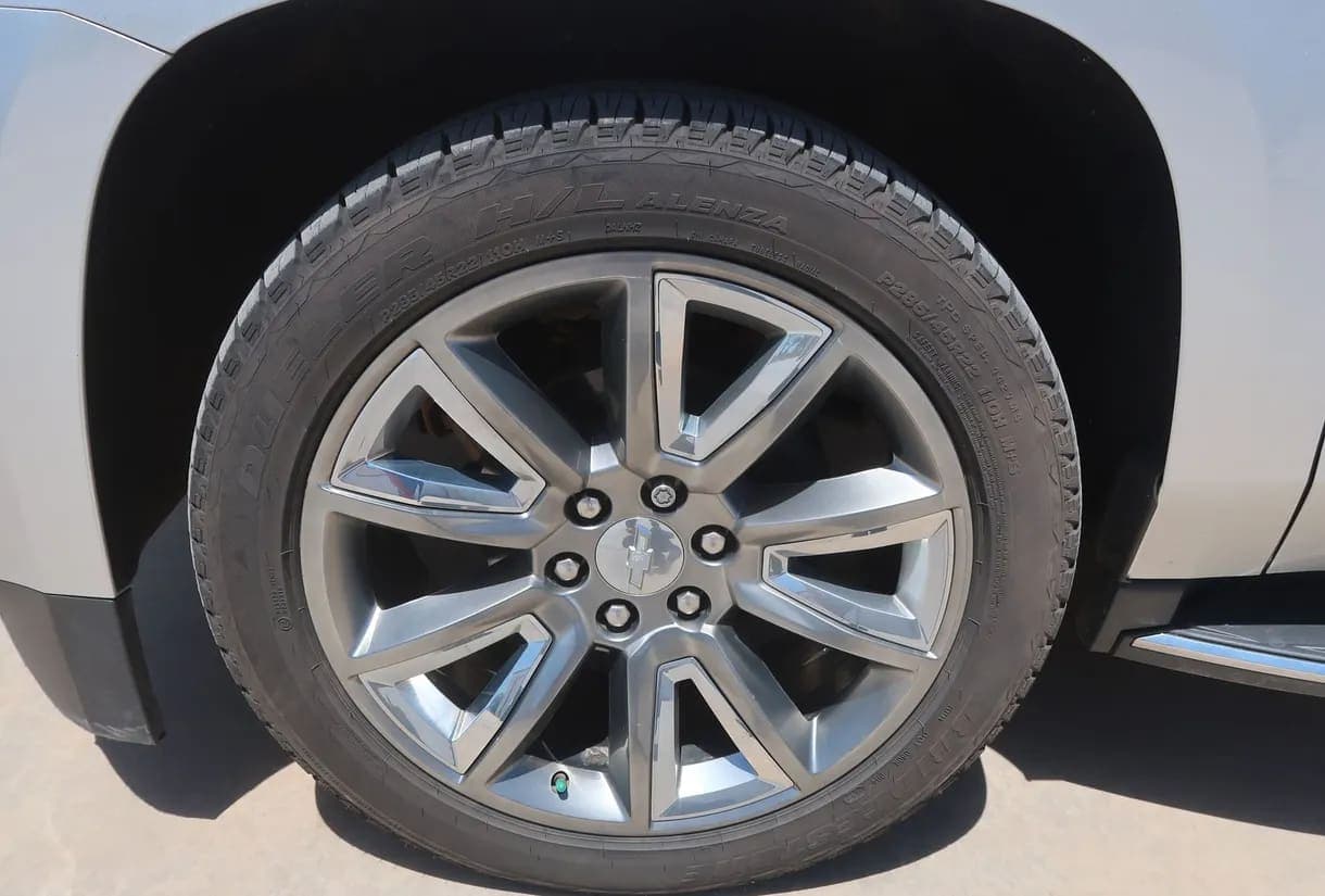 2015 Chevrolet Suburban 1500 LTZ SUV, view