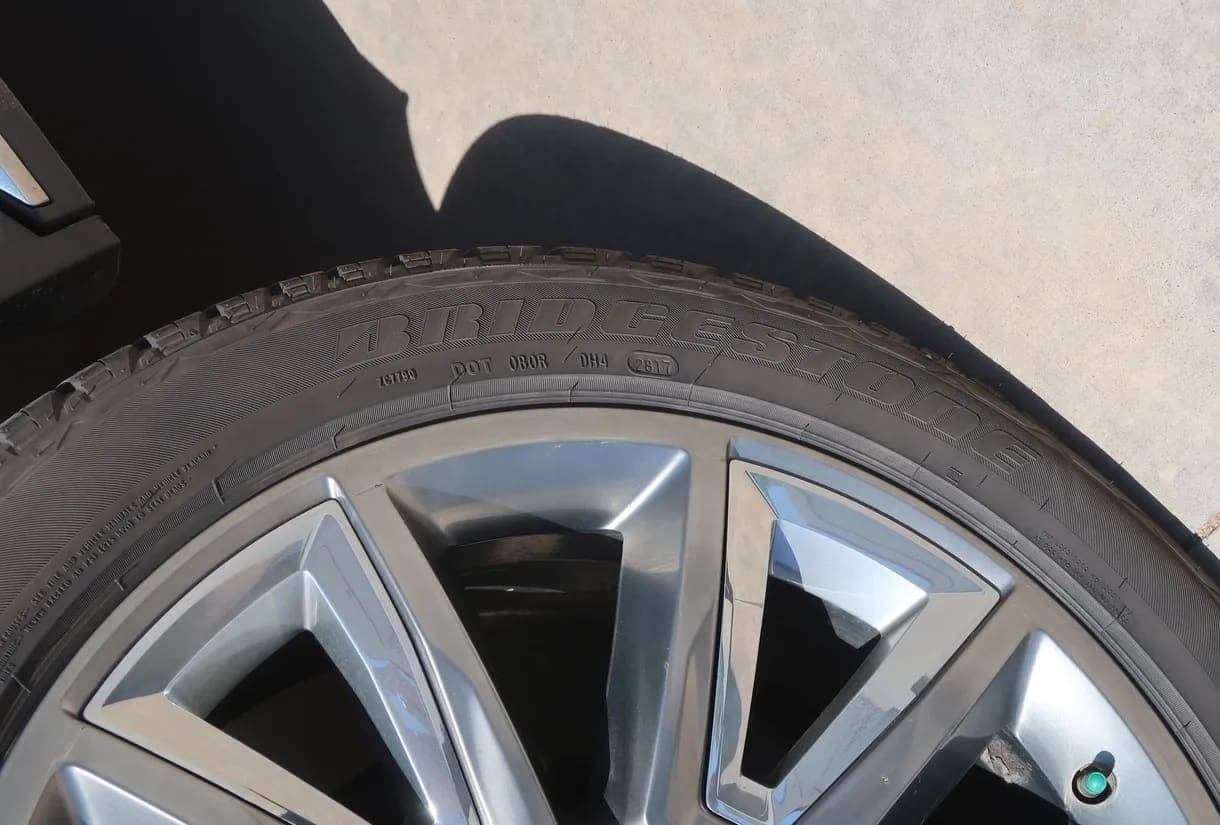 2015 Chevrolet Suburban 1500 LTZ SUV, view