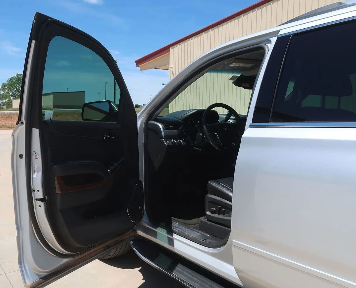 2015 Chevrolet Suburban 1500 LTZ SUV, view