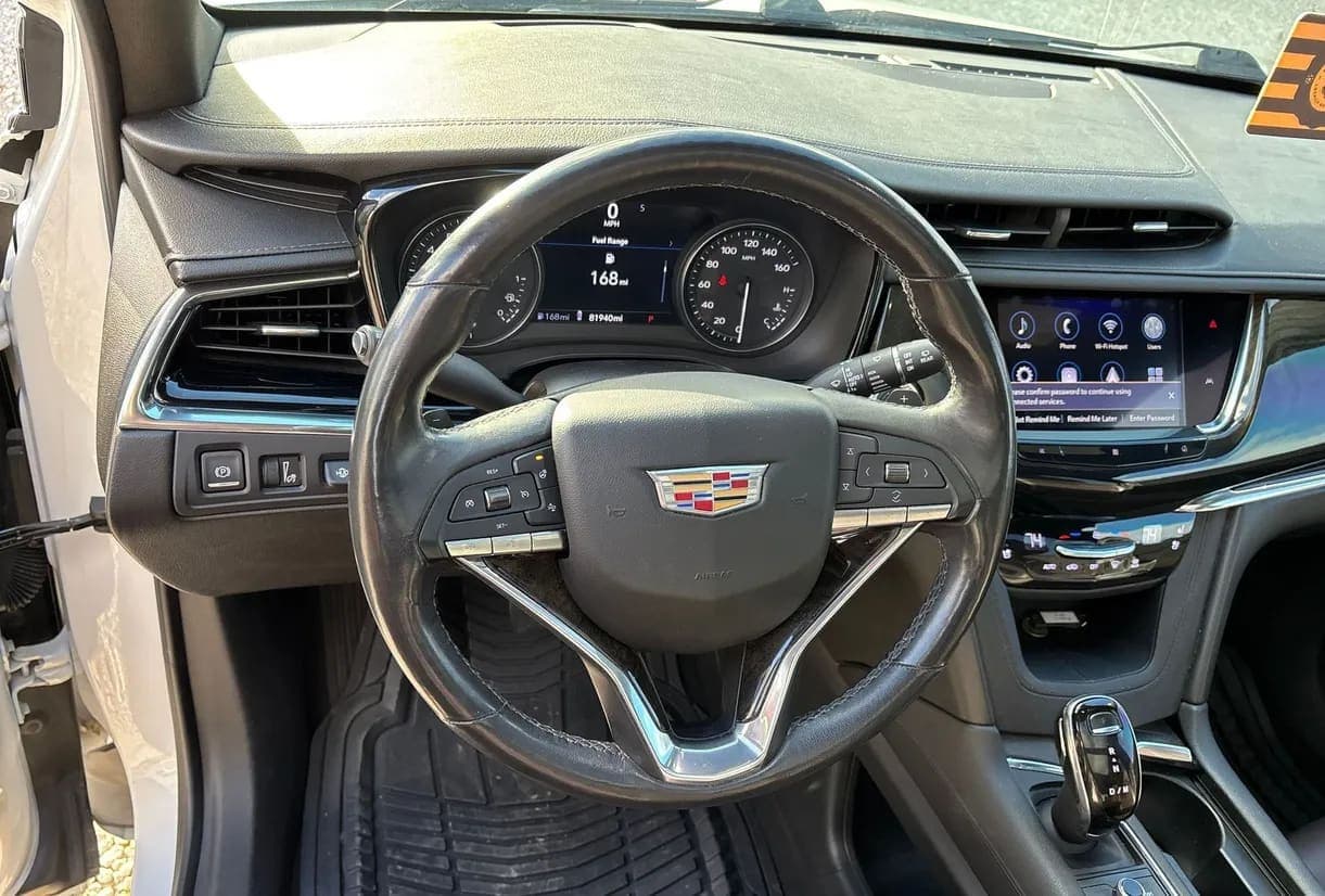2020 Cadillac XT6 SUV, view