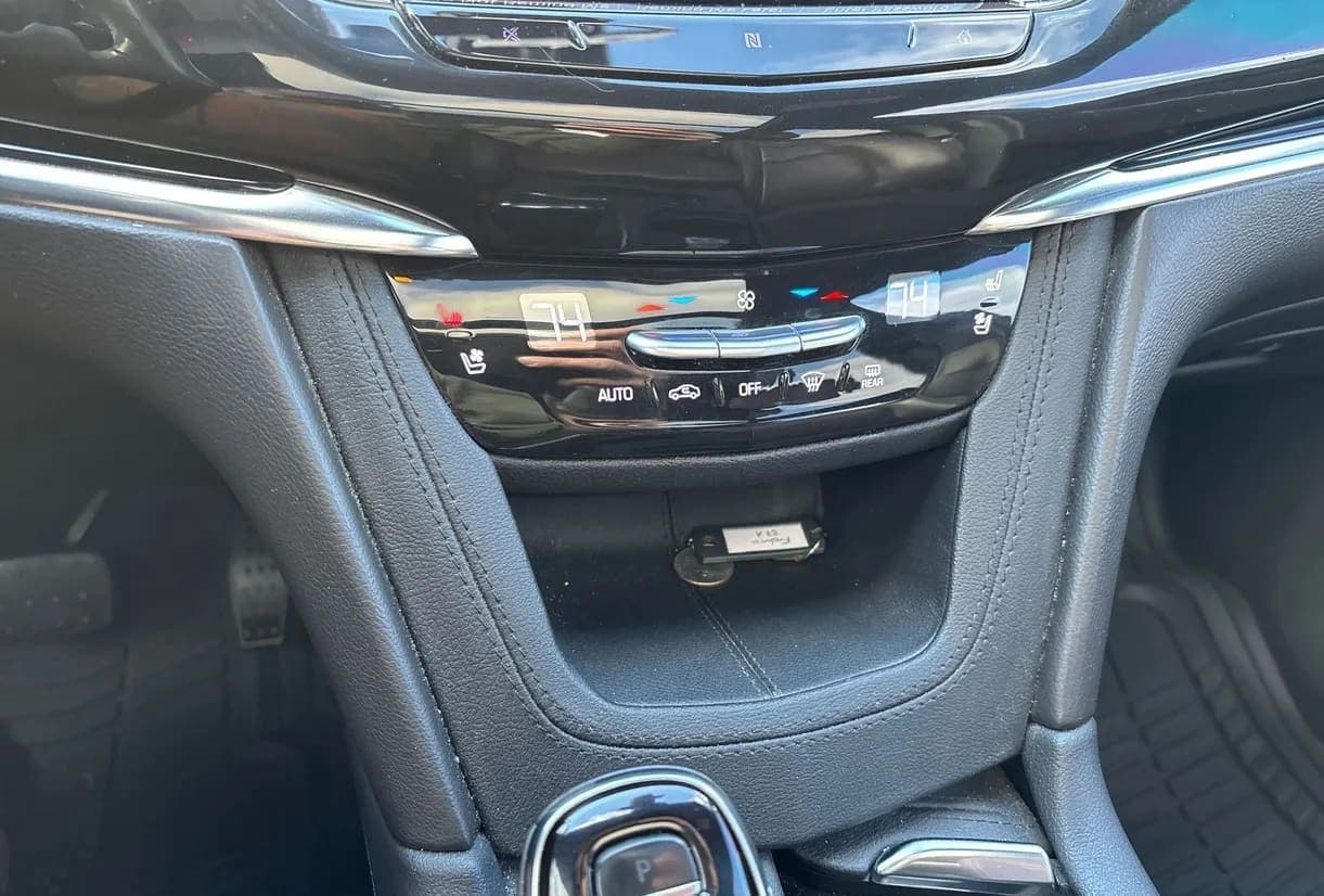 2020 Cadillac XT6 SUV, view