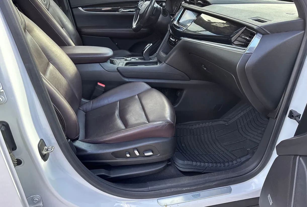 2020 Cadillac XT6 SUV, view