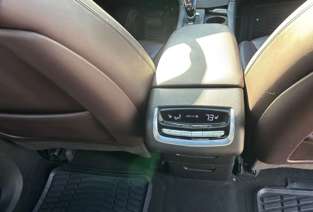 2020 Cadillac XT6 SUV, view