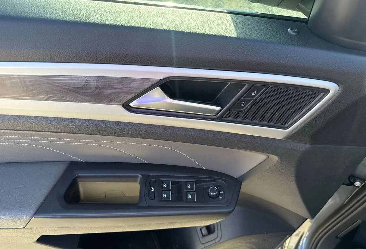2023 Volkswagen Atlas SUV, view