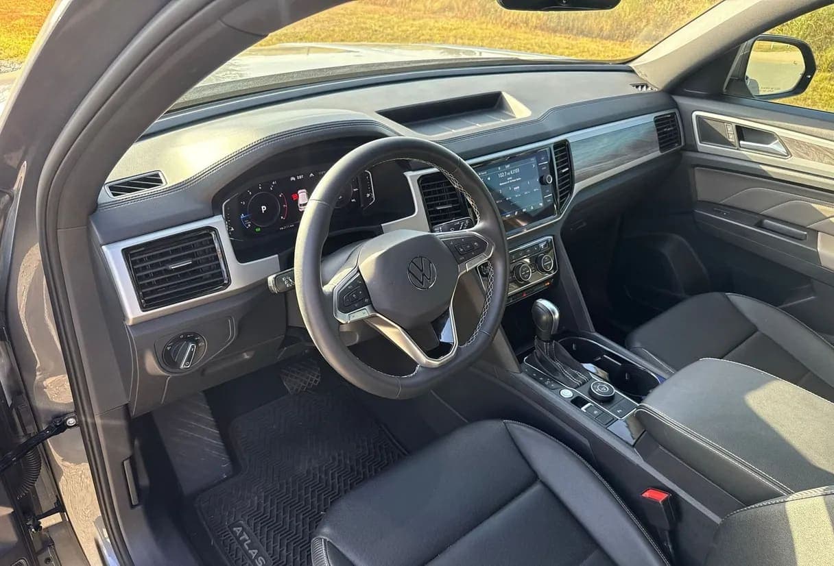 2023 Volkswagen Atlas SUV, view