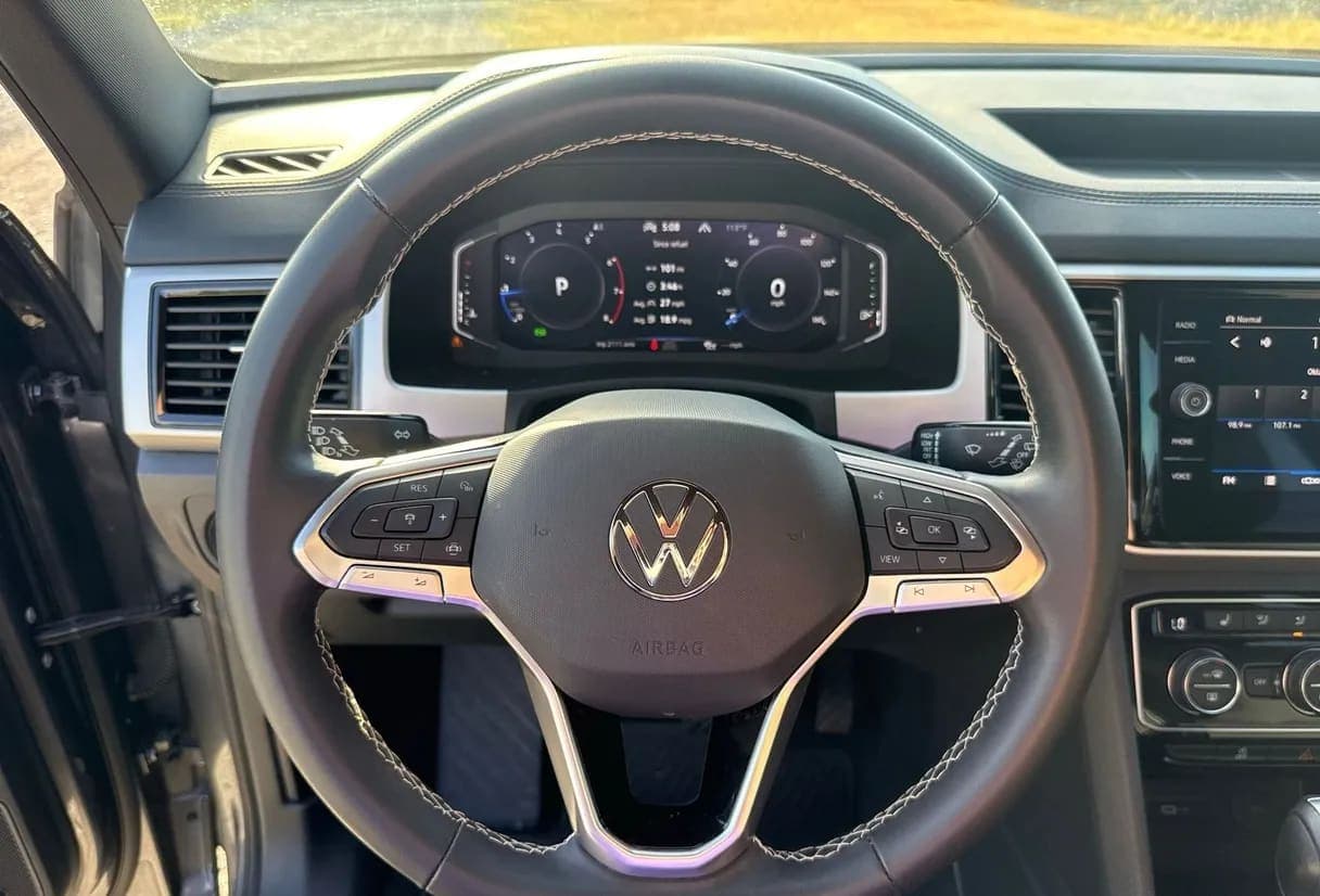 2023 Volkswagen Atlas SUV, view