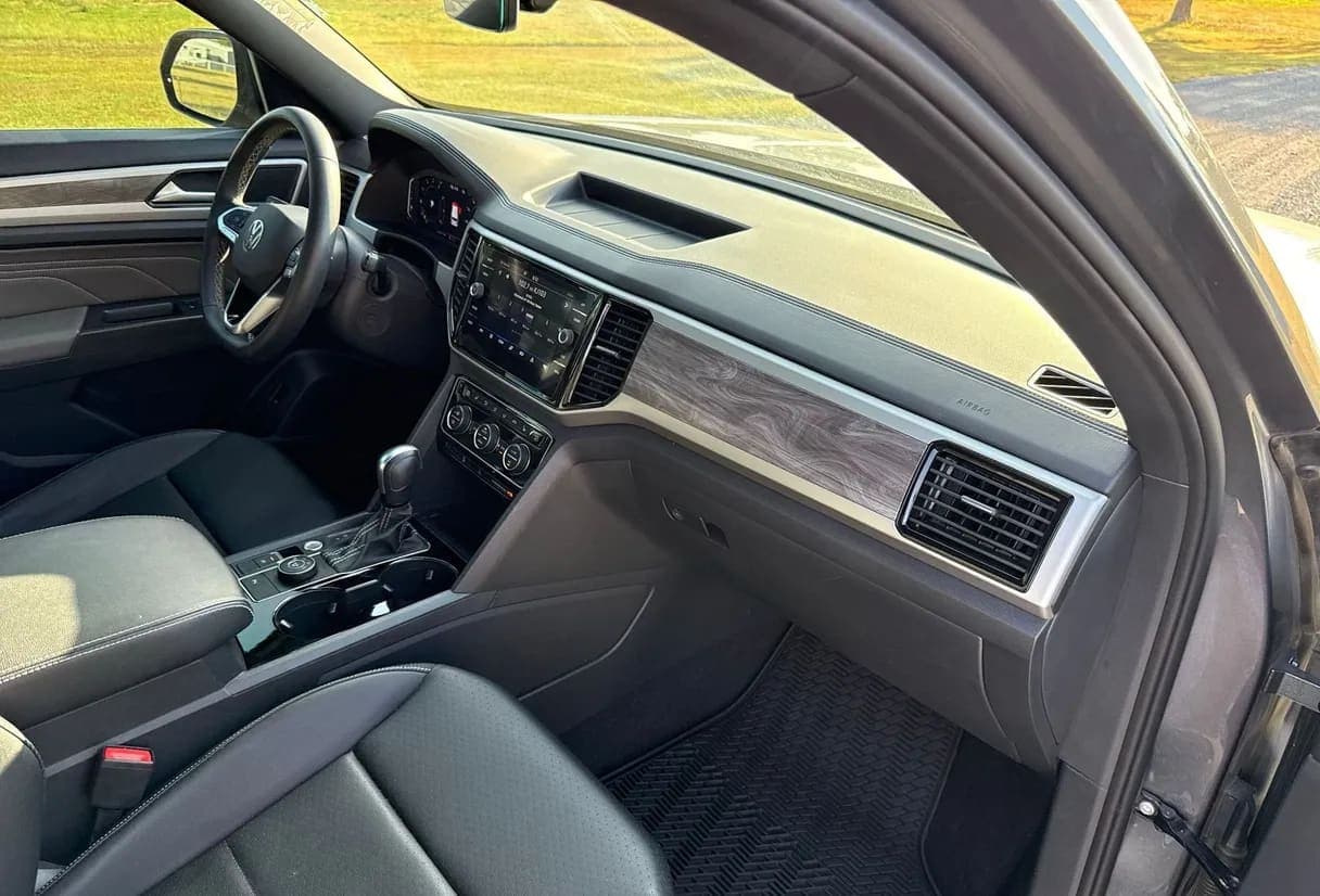 2023 Volkswagen Atlas SUV, view