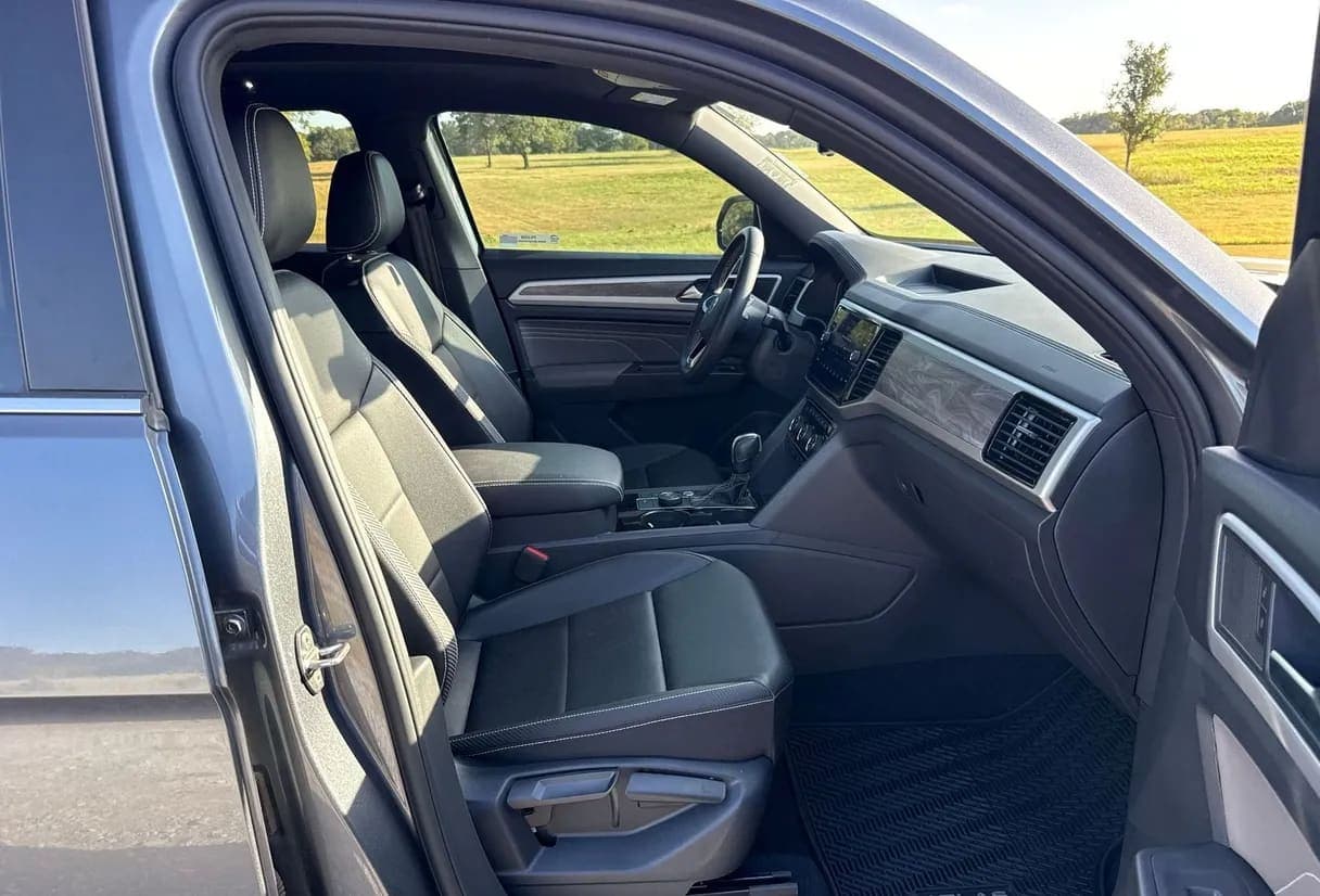 2023 Volkswagen Atlas SUV, view