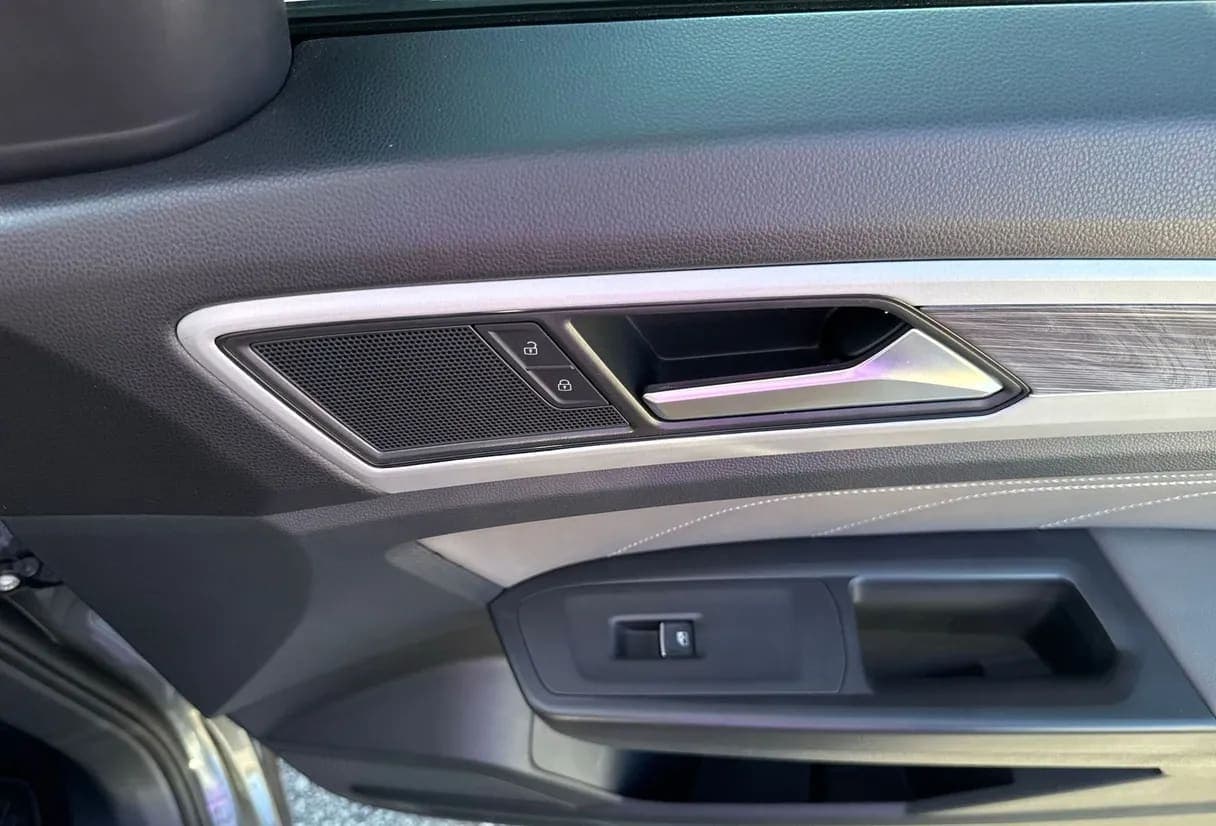2023 Volkswagen Atlas SUV, view