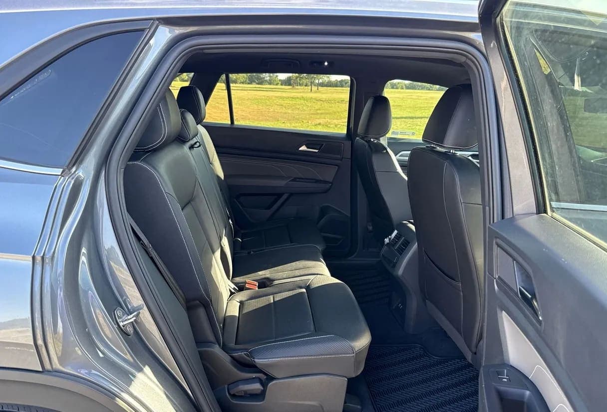 2023 Volkswagen Atlas SUV, view
