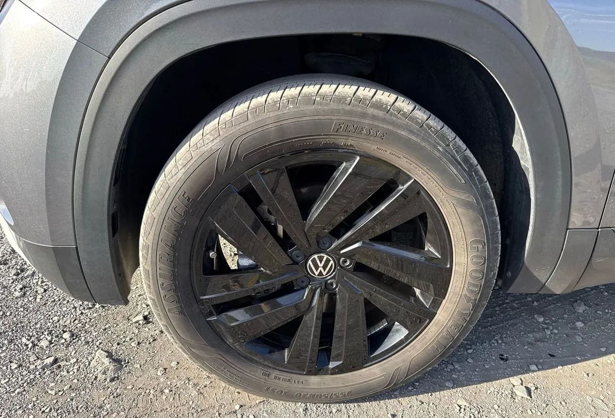 2023 Volkswagen Atlas SUV, view