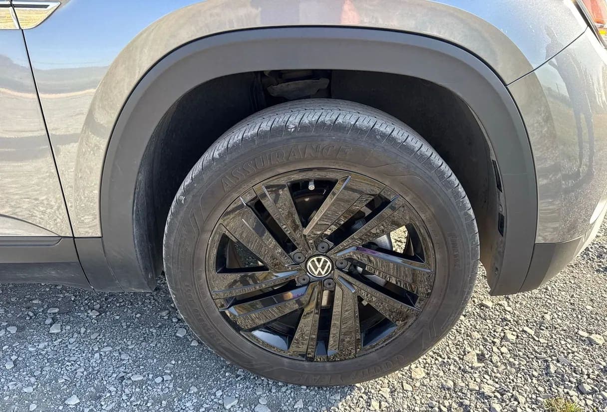 2023 Volkswagen Atlas SUV, view