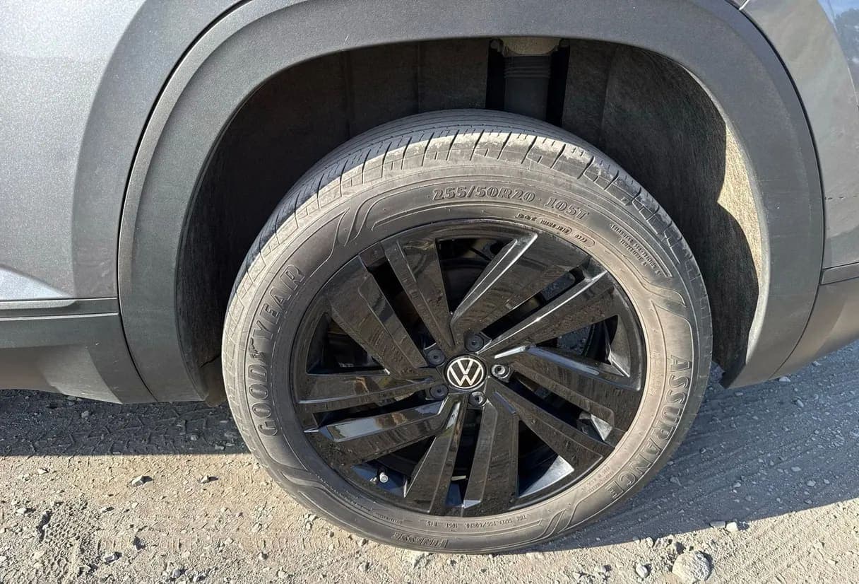 2023 Volkswagen Atlas SUV, view