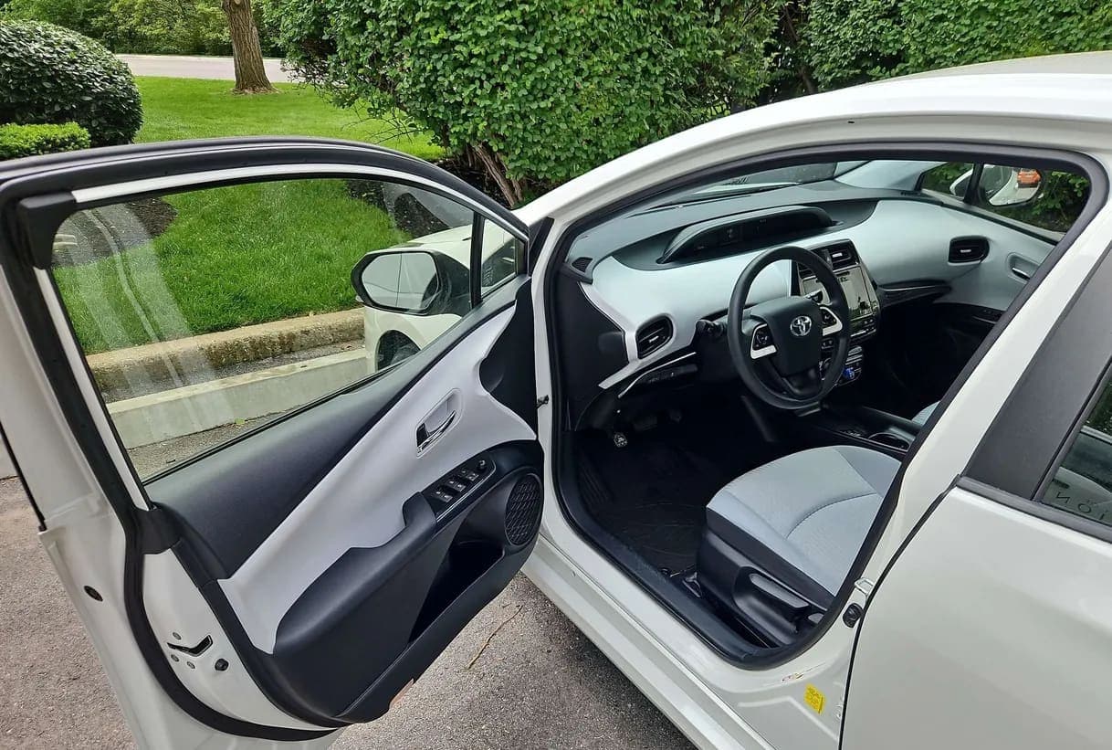 2016 Toyota Prius, view