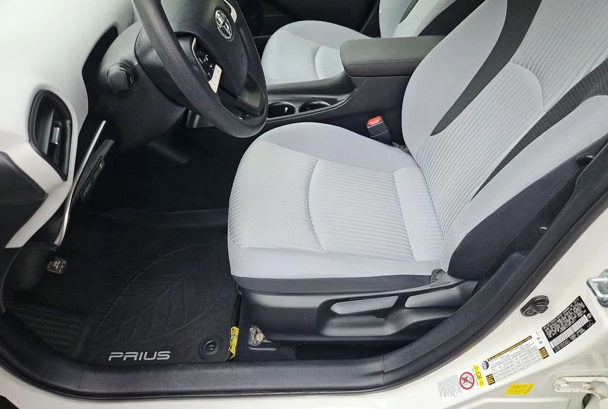 2016 Toyota Prius, view