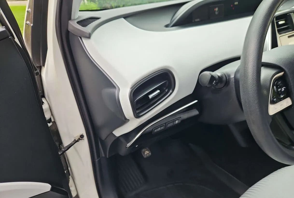 2016 Toyota Prius, view