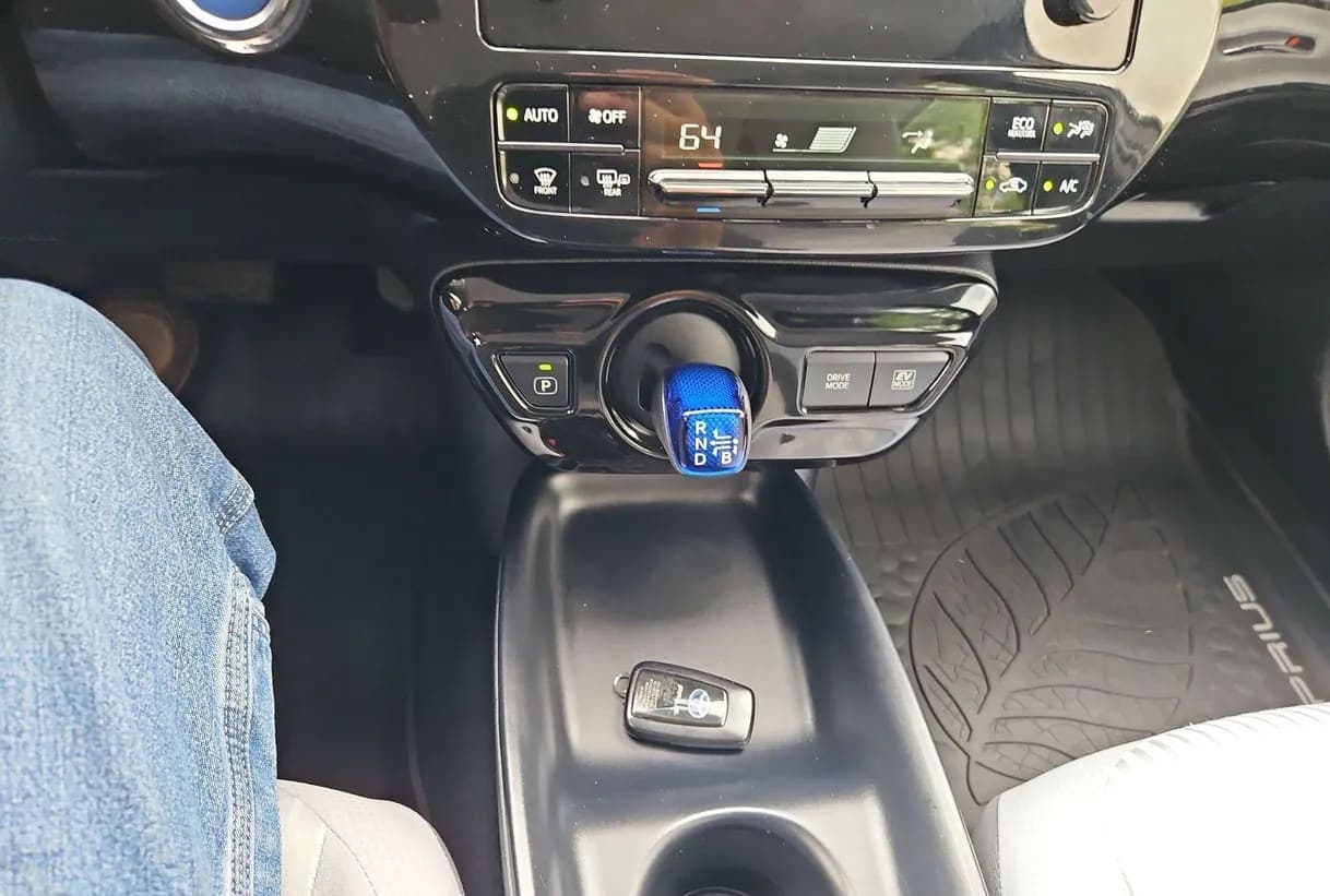 2016 Toyota Prius, view
