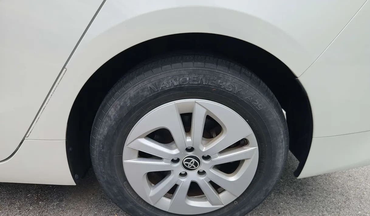 2016 Toyota Prius, view