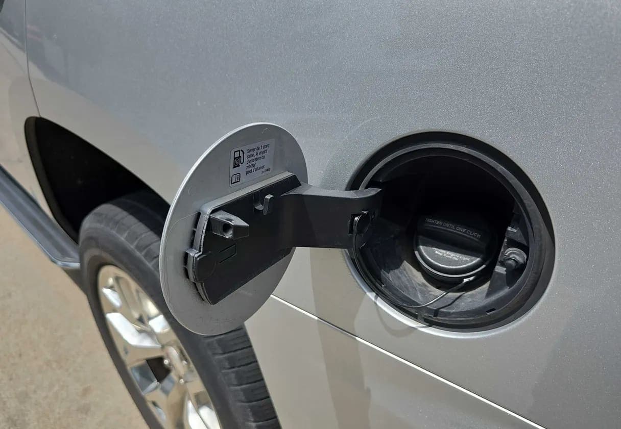 2015 GMC Yukon SLE SUV, view