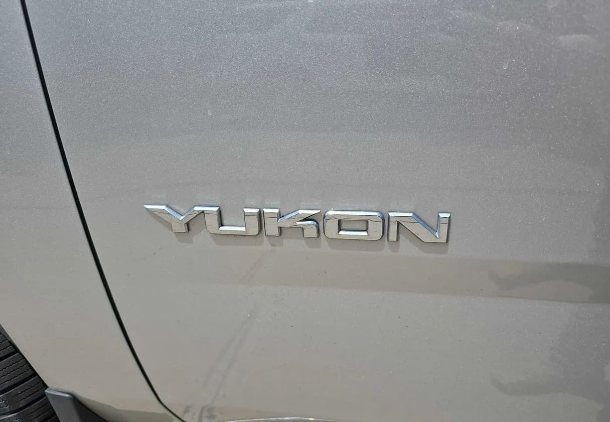 2015 GMC Yukon SLE SUV, view