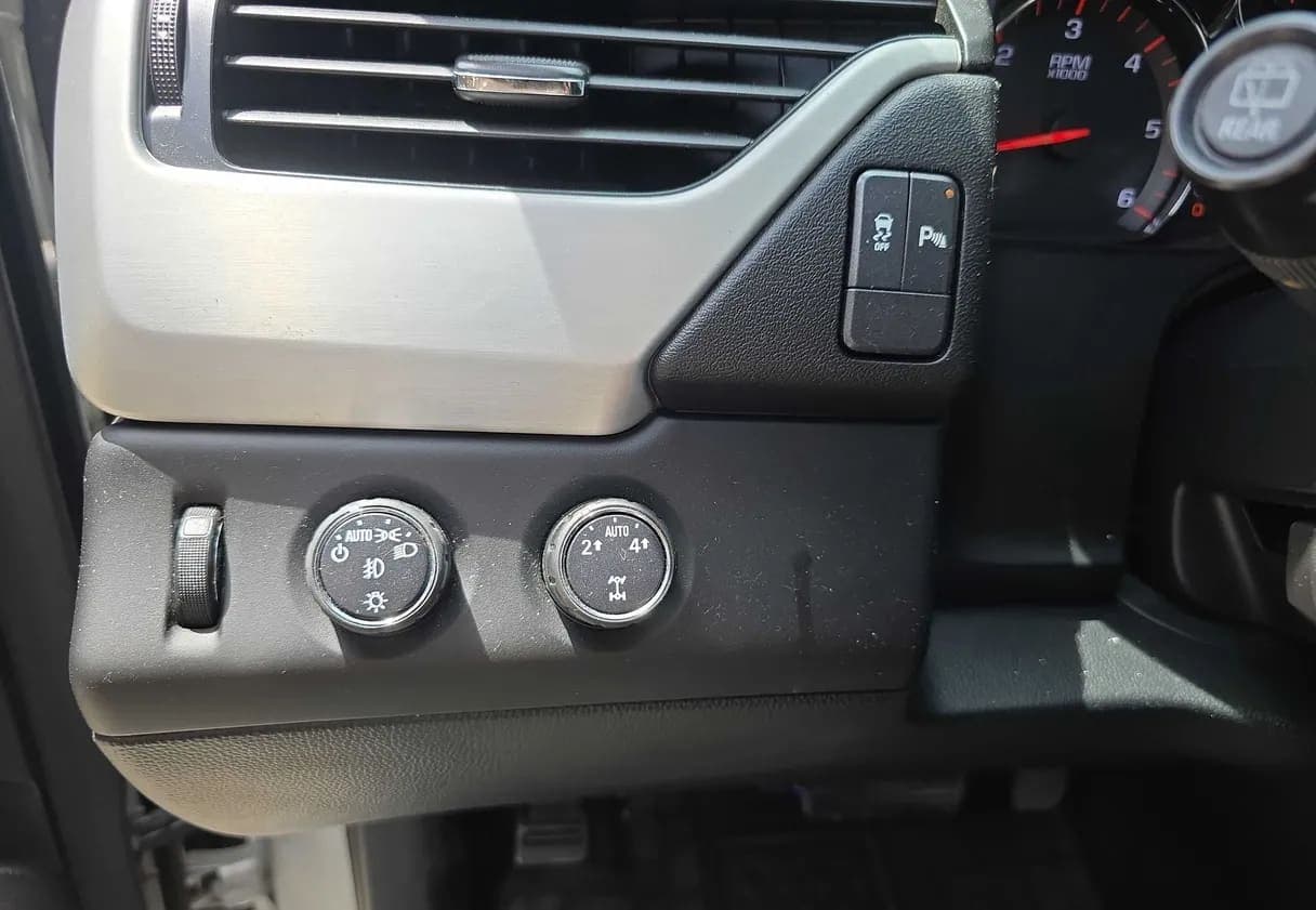 2015 GMC Yukon SLE SUV, view