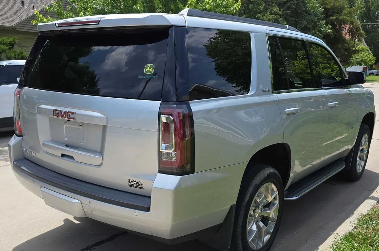2015 GMC Yukon SLE SUV, view