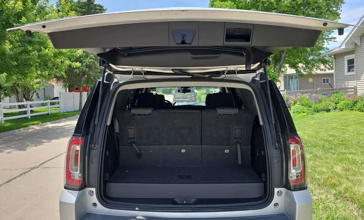 2015 GMC Yukon SLE SUV, view