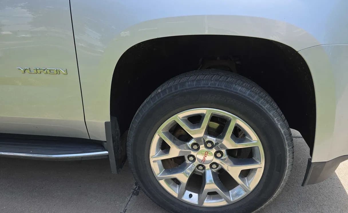 2015 GMC Yukon SLE SUV, view