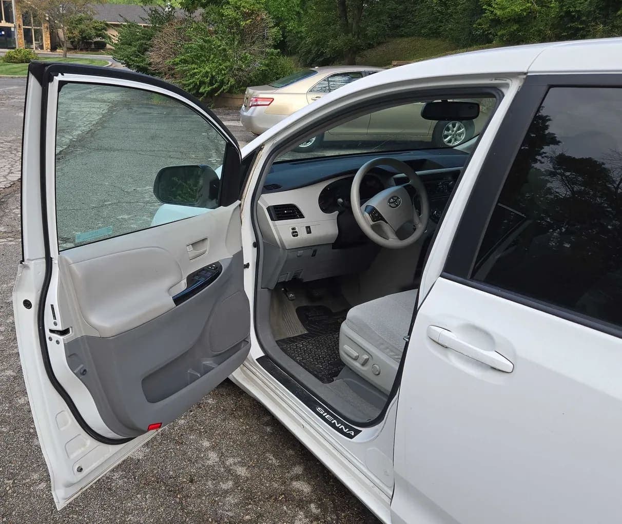 2011 Toyota Sienna LE van, view