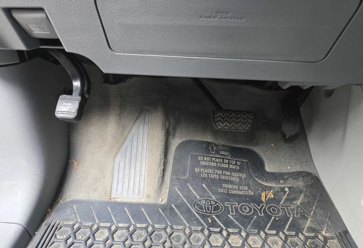 2011 Toyota Sienna LE van, view