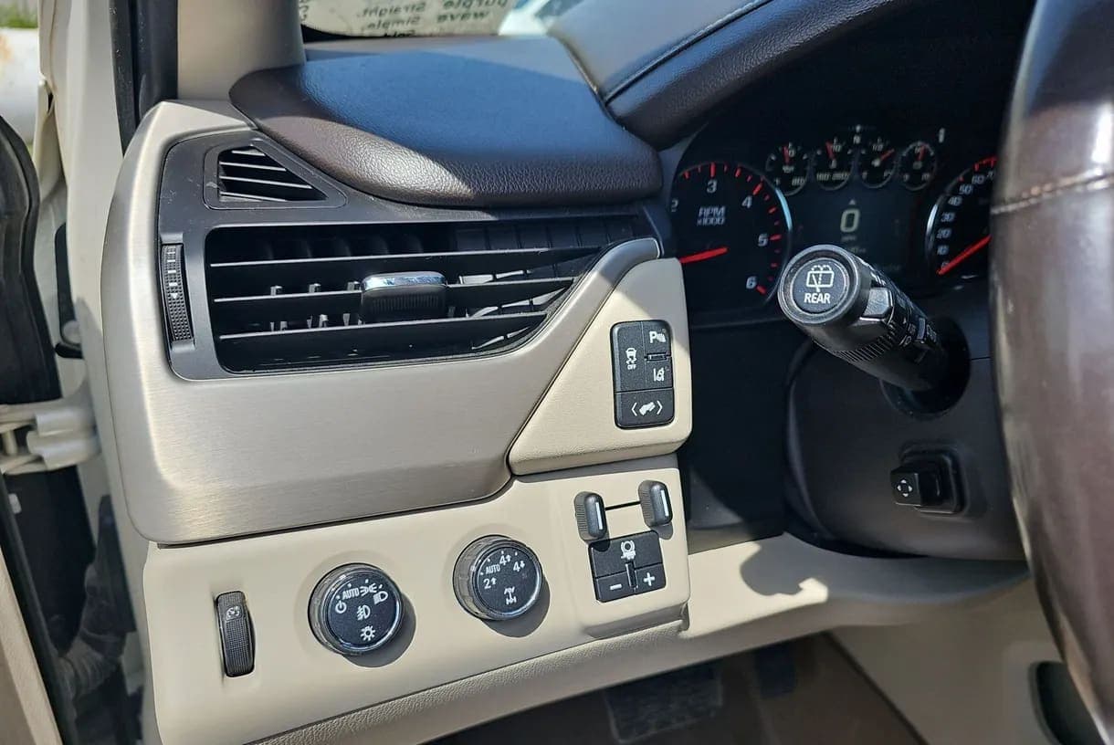 2015 GMC Yukon Denali XL SUV, view
