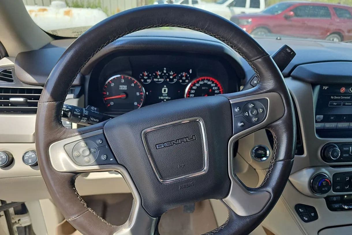 2015 GMC Yukon Denali XL SUV, view