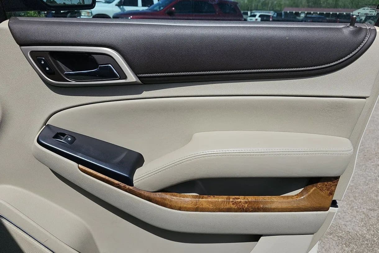 2015 GMC Yukon Denali XL SUV, view
