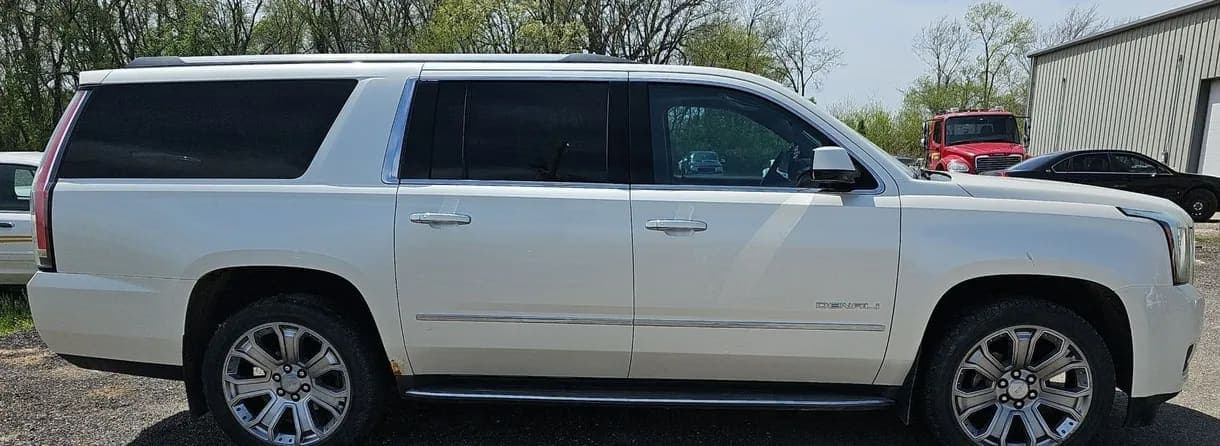 2015 GMC Yukon Denali XL SUV, view