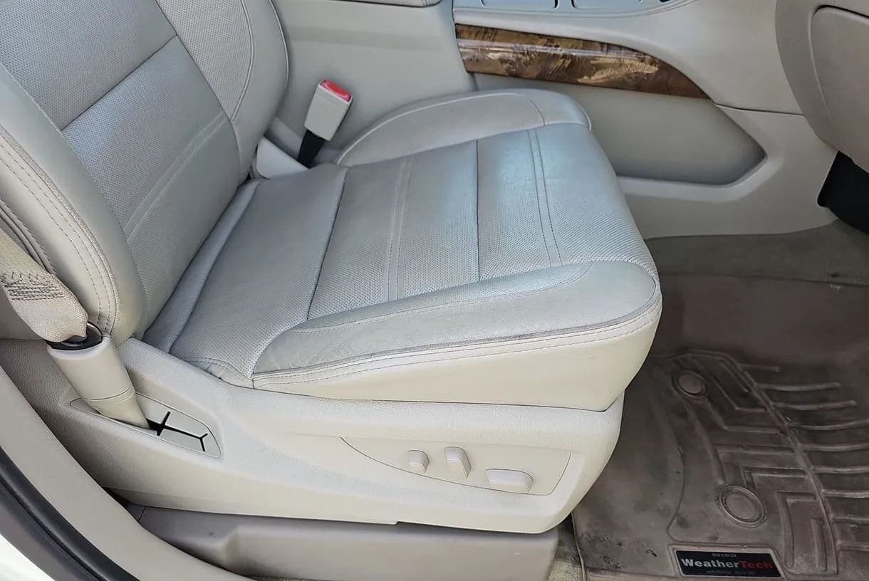 2015 GMC Yukon Denali XL SUV, view