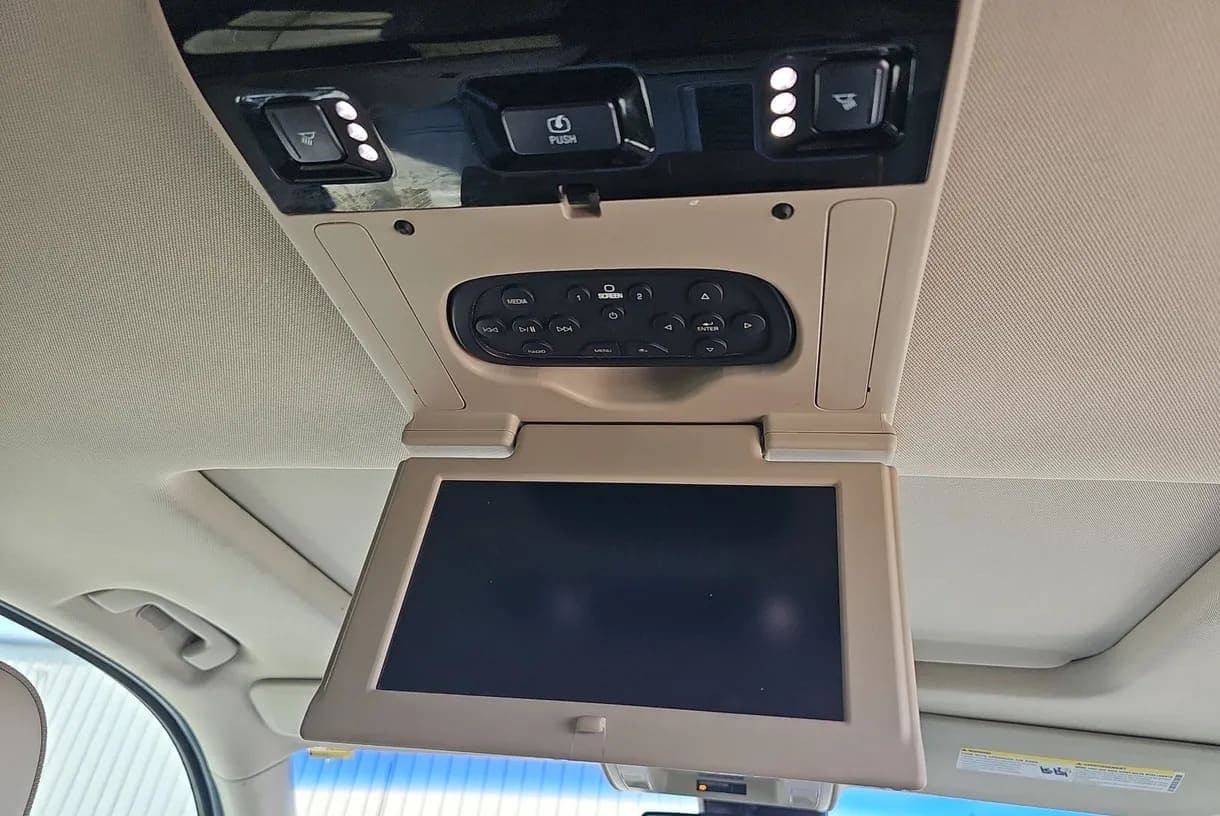 2015 GMC Yukon Denali XL SUV, view