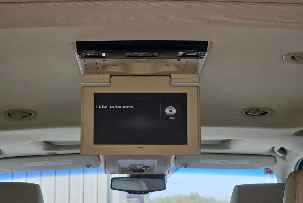 2015 GMC Yukon Denali XL SUV, view