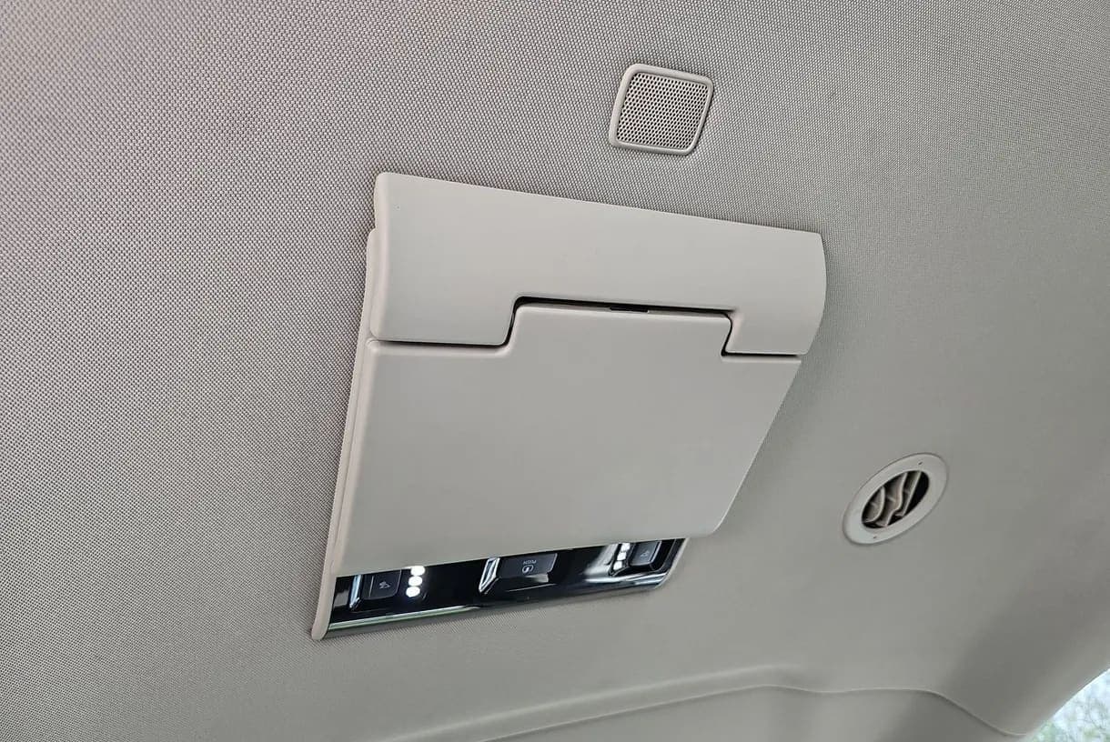 2015 GMC Yukon Denali XL SUV, view