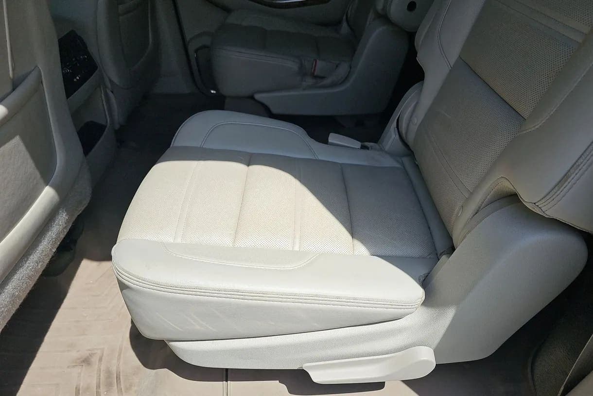 2015 GMC Yukon Denali XL SUV, view