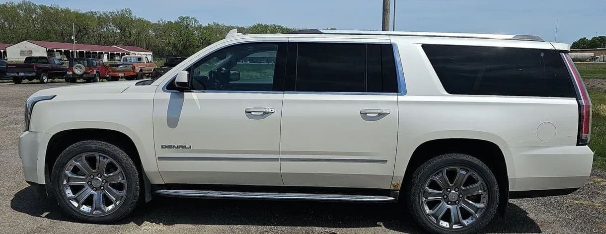 2015 GMC Yukon Denali XL SUV, view
