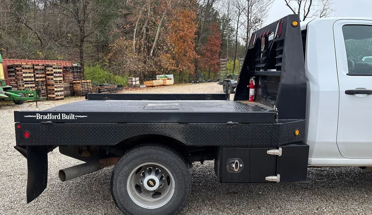 2020 Chevrolet Silverado 3500HD, view