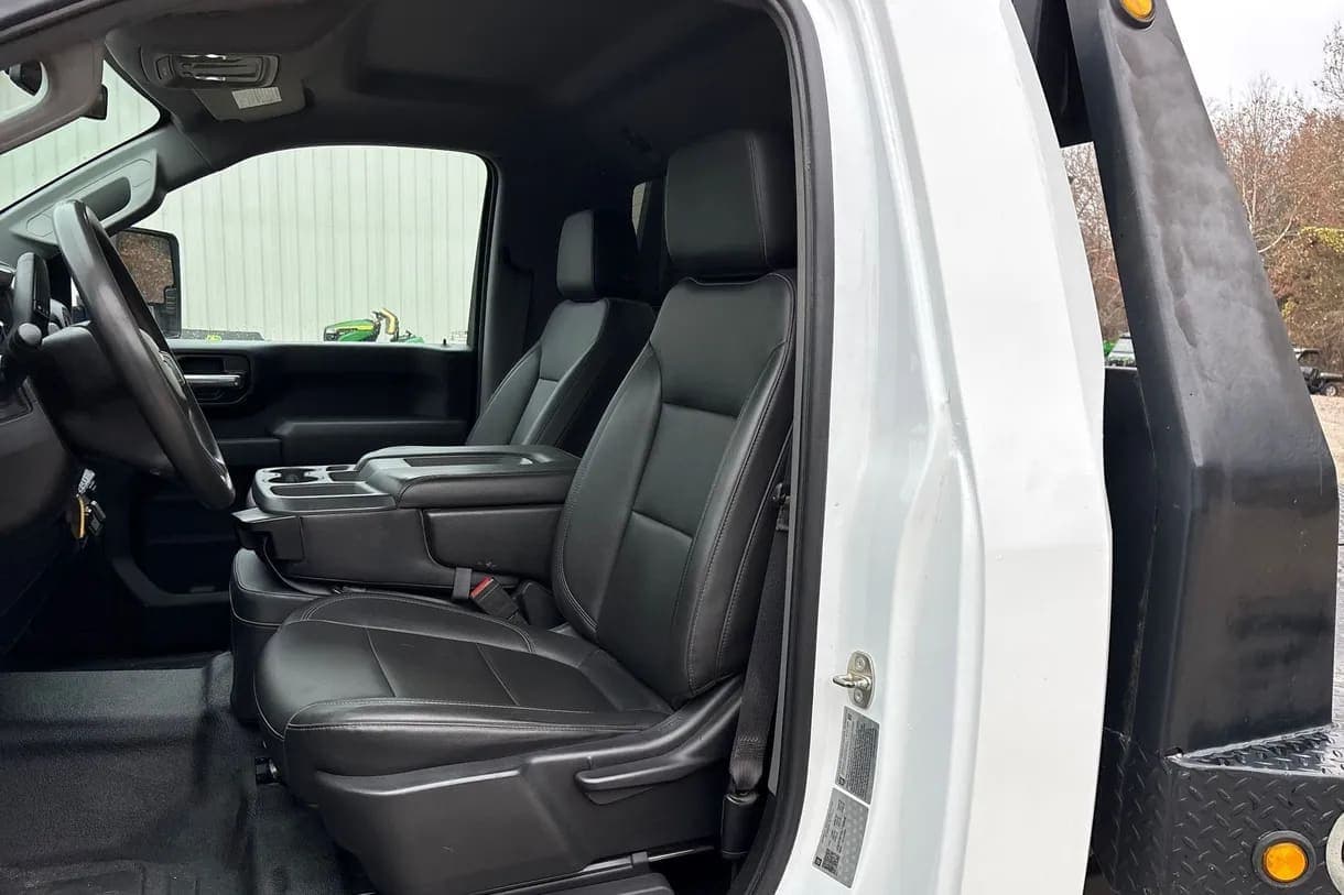 2020 Chevrolet Silverado 3500HD, view