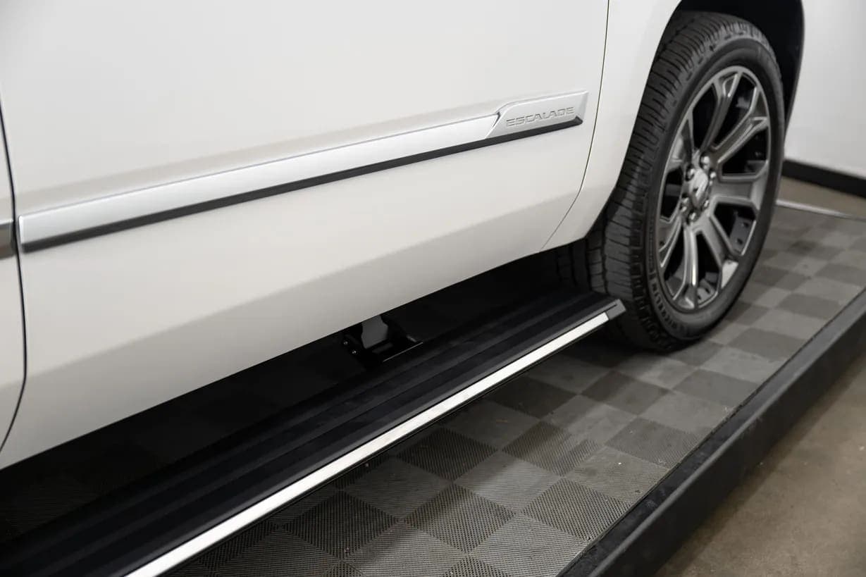 2016 Cadillac Escalade ESV Premium, view