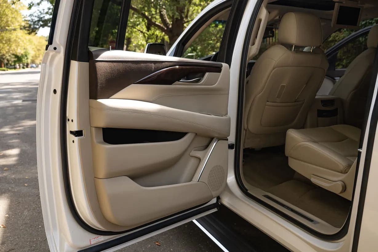2016 Cadillac Escalade ESV Premium, view