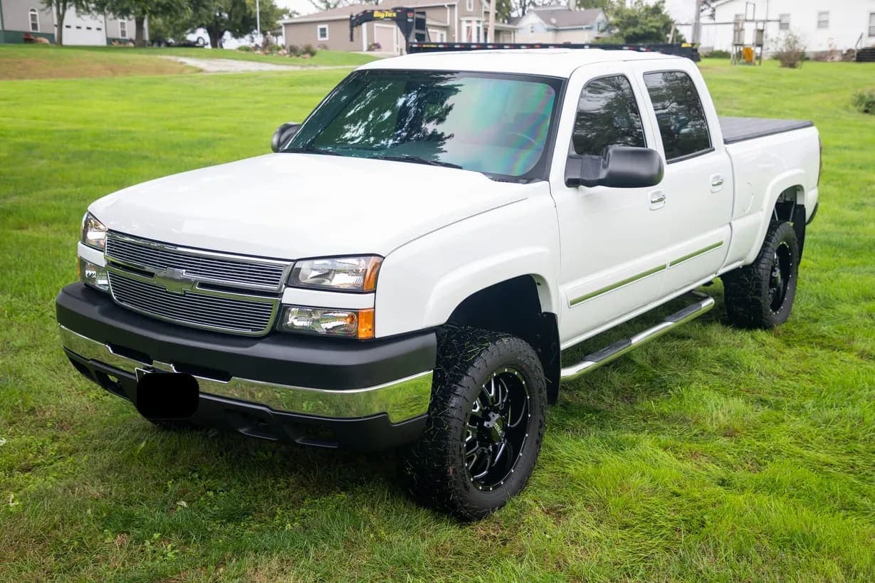 2005 Chevrolet Silverado 2500HD LS exterior