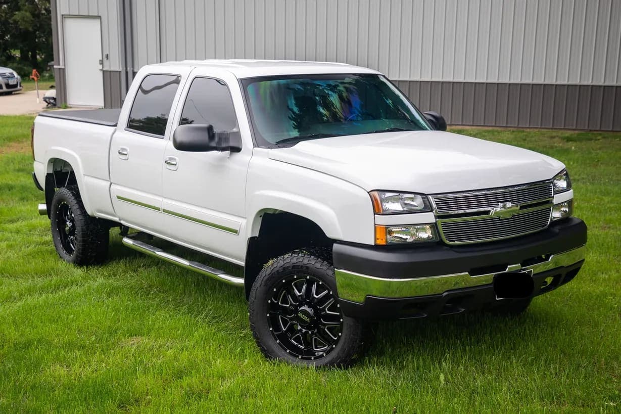 2005 Chevrolet Silverado 2500HD LS, view