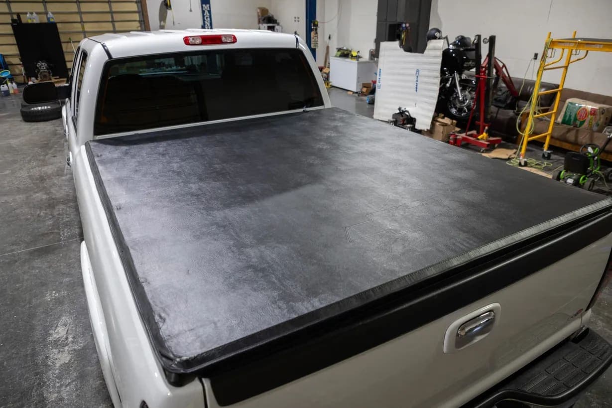 2005 Chevrolet Silverado 2500HD LS, view