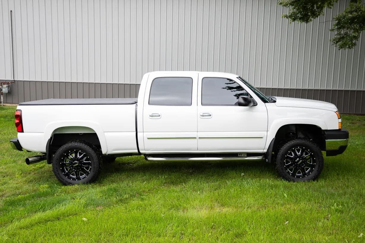 2005 Chevrolet Silverado 2500HD LS, view